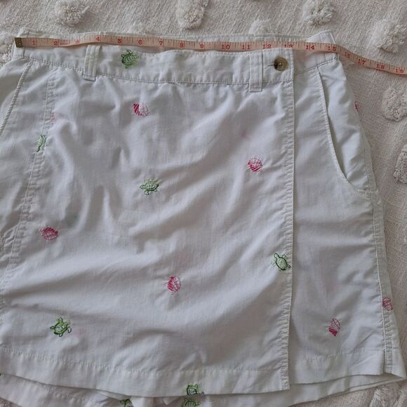 Columbia M white skort faux wrap skirt, shells enbroidery - Picture 9 of 9